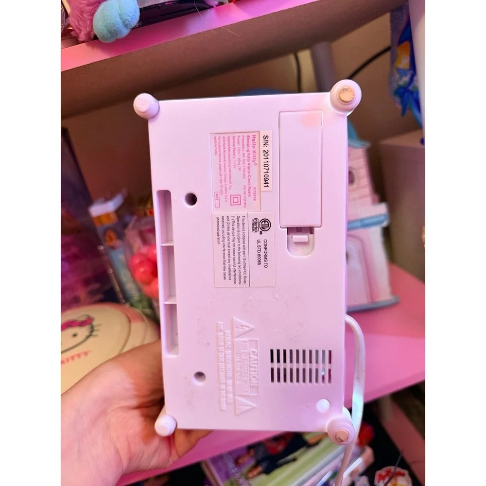 Hello Kitty sleeping alarm clock‎